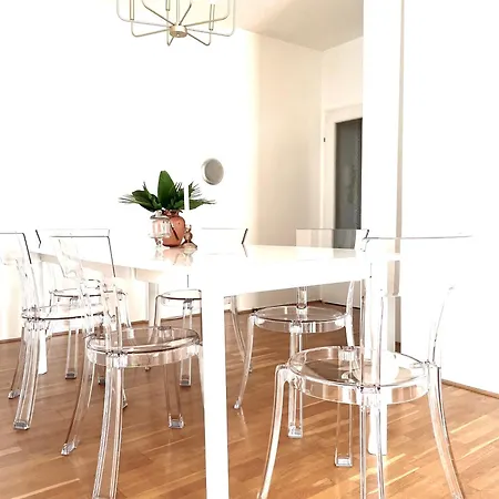 Apstay Center I Parking Option I Self Check-in *