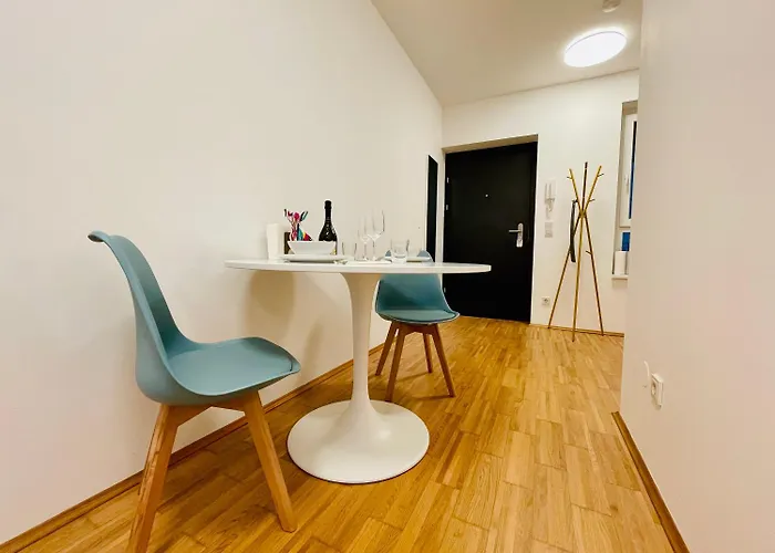 Apstay Center I Parking Option I Self Check-in Graz